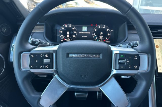 Certified 2025 Land Rover Discovery Dynamic SE AWD/4WD image 22