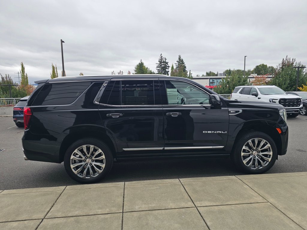 Used 2021 GMC Yukon Denali w/ Denali Ultimate Package AWD/4WD image 8
