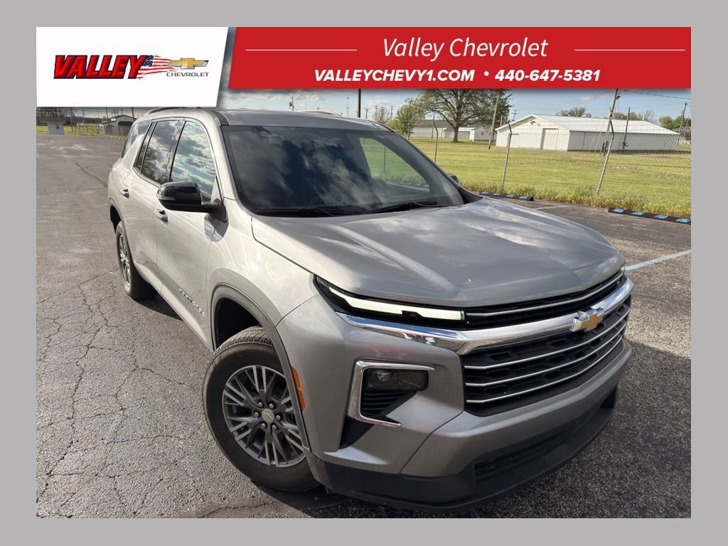 Used 2025 Chevrolet Traverse LT