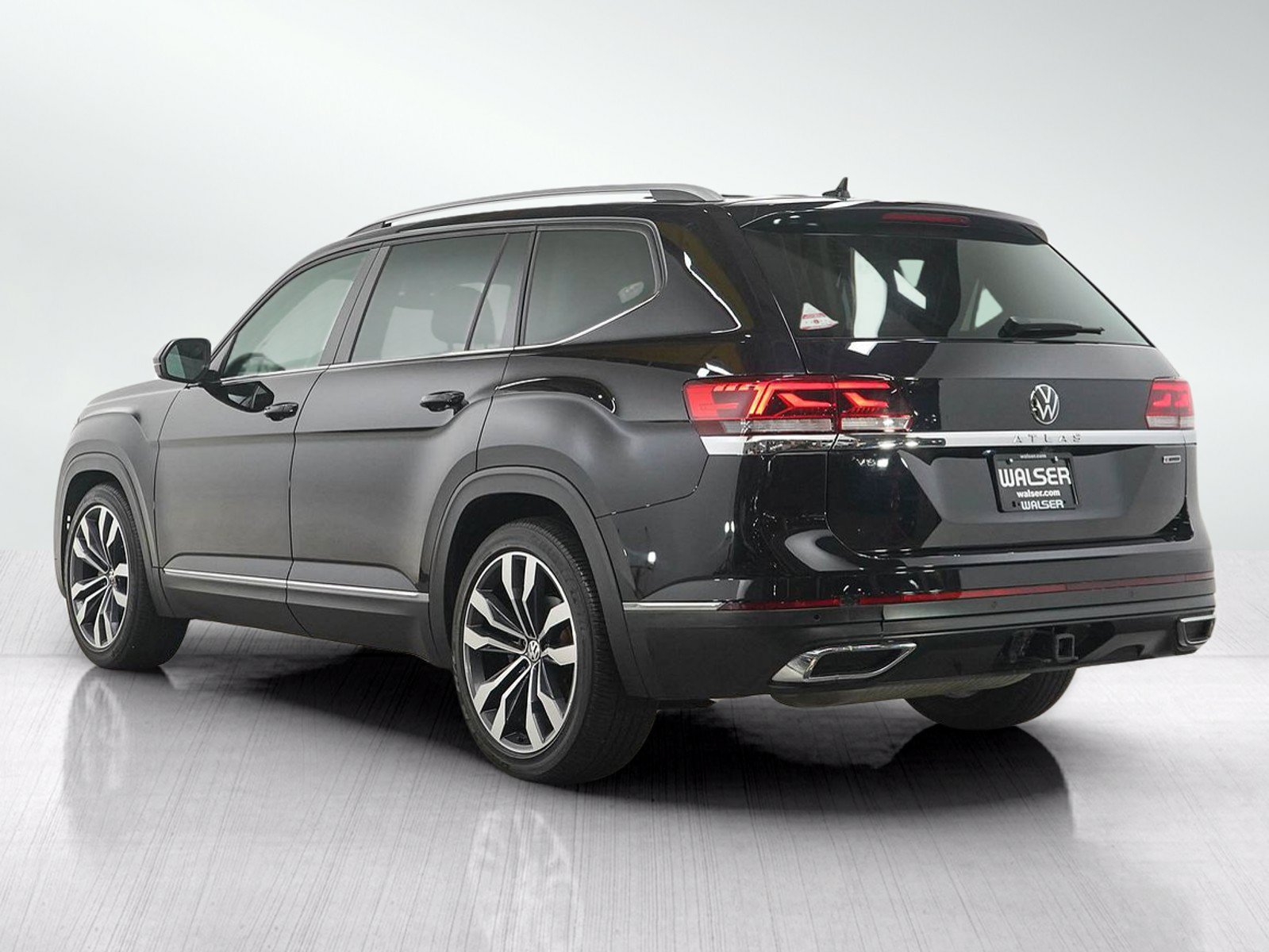 Used 2022 Volkswagen Atlas SEL AWD/4WD image 3
