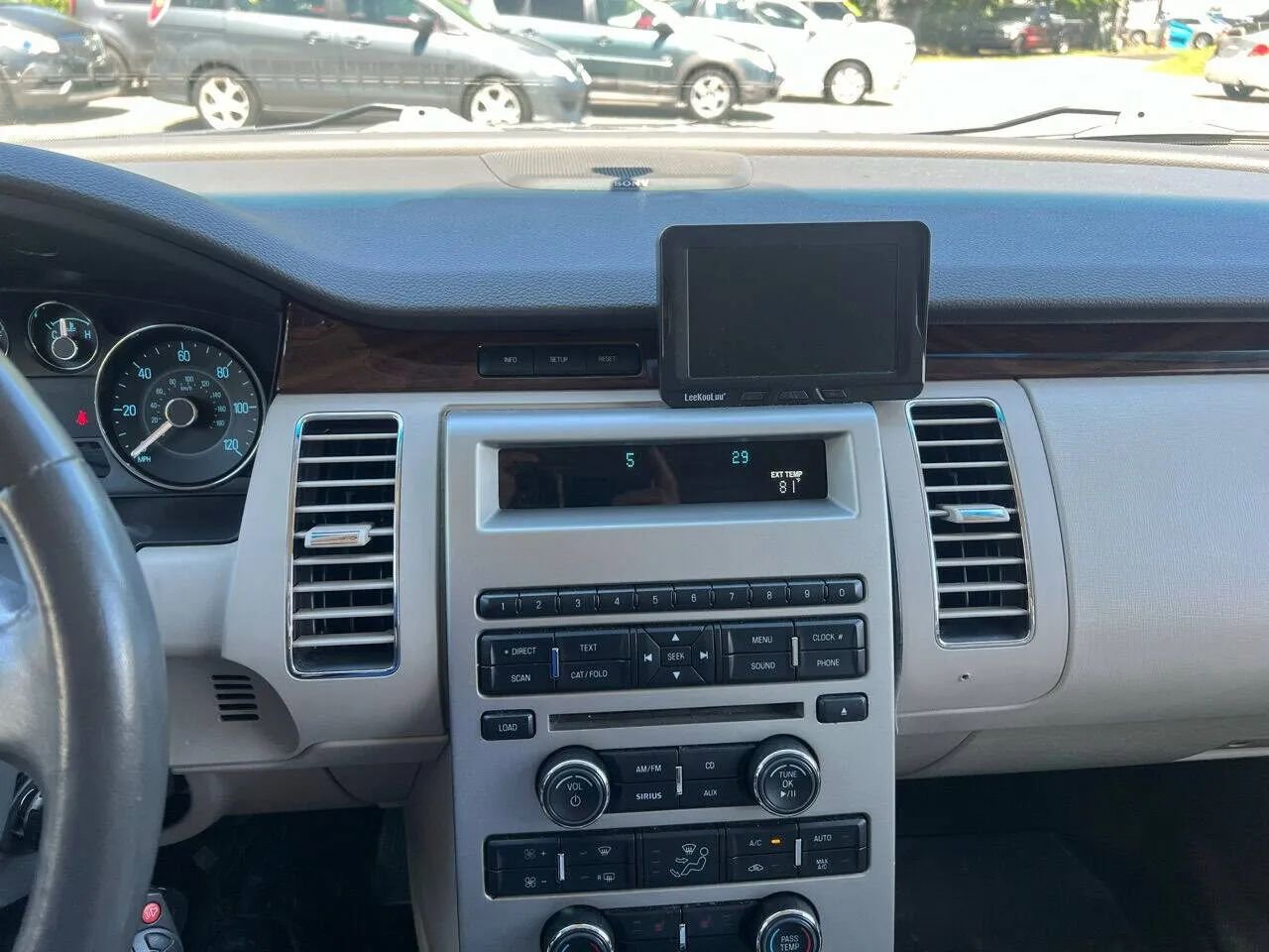 Used 2011 Ford Flex SEL w/ Rapid Spec Order Code FWD image 10
