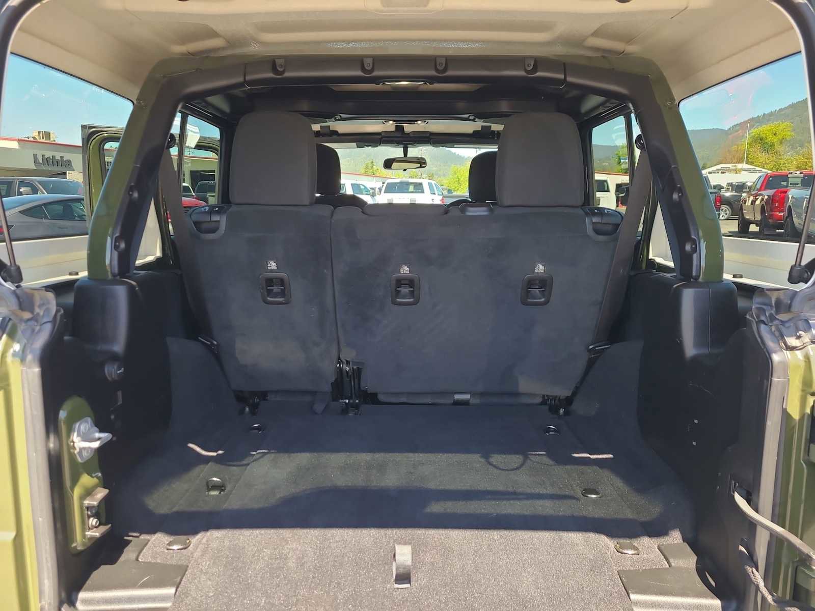 Used 2021 Jeep Wrangler Unlimited Sport AWD/4WD image 27