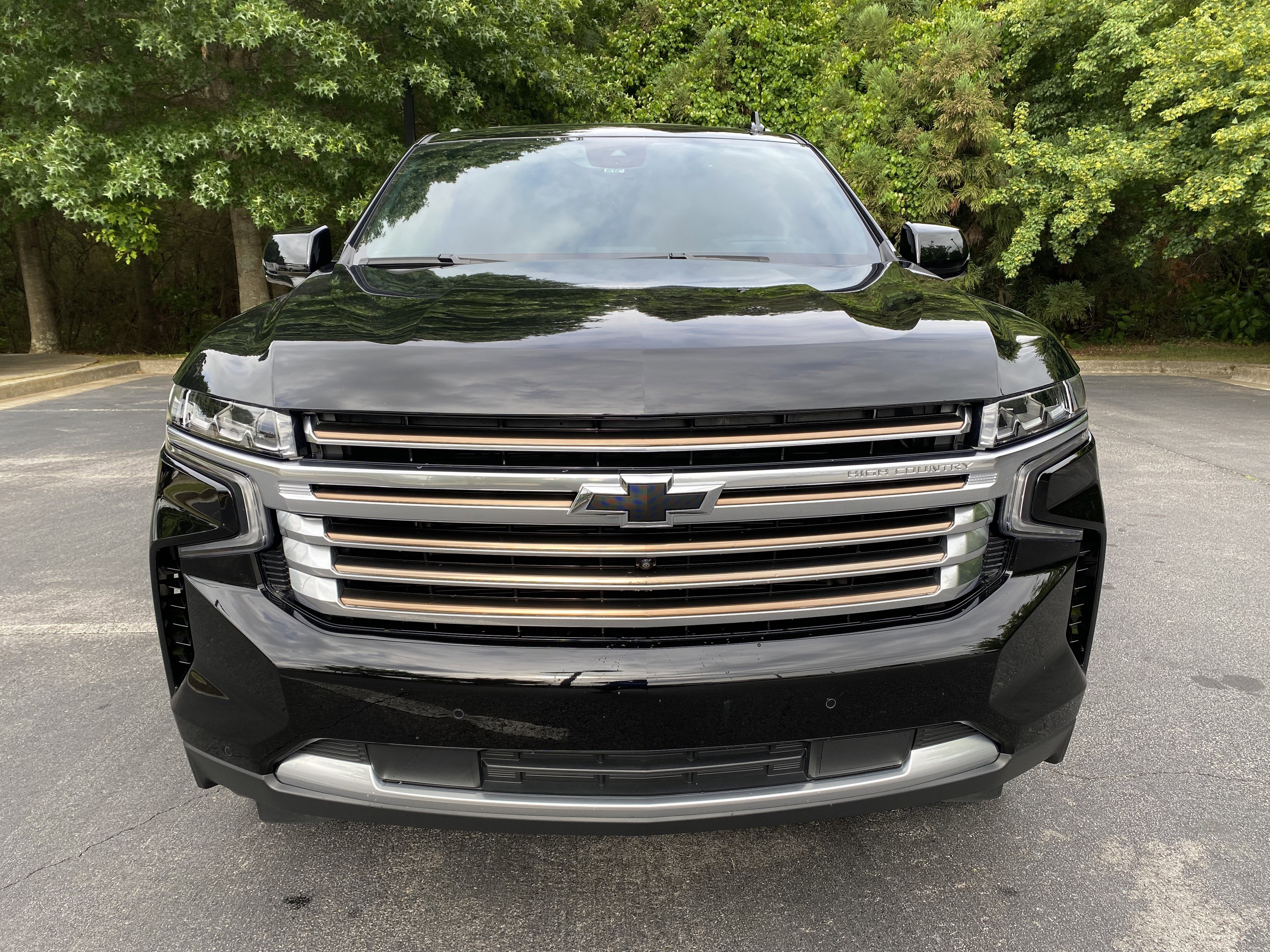 Used 2024 Chevrolet Tahoe High Country AWD/4WD image 3
