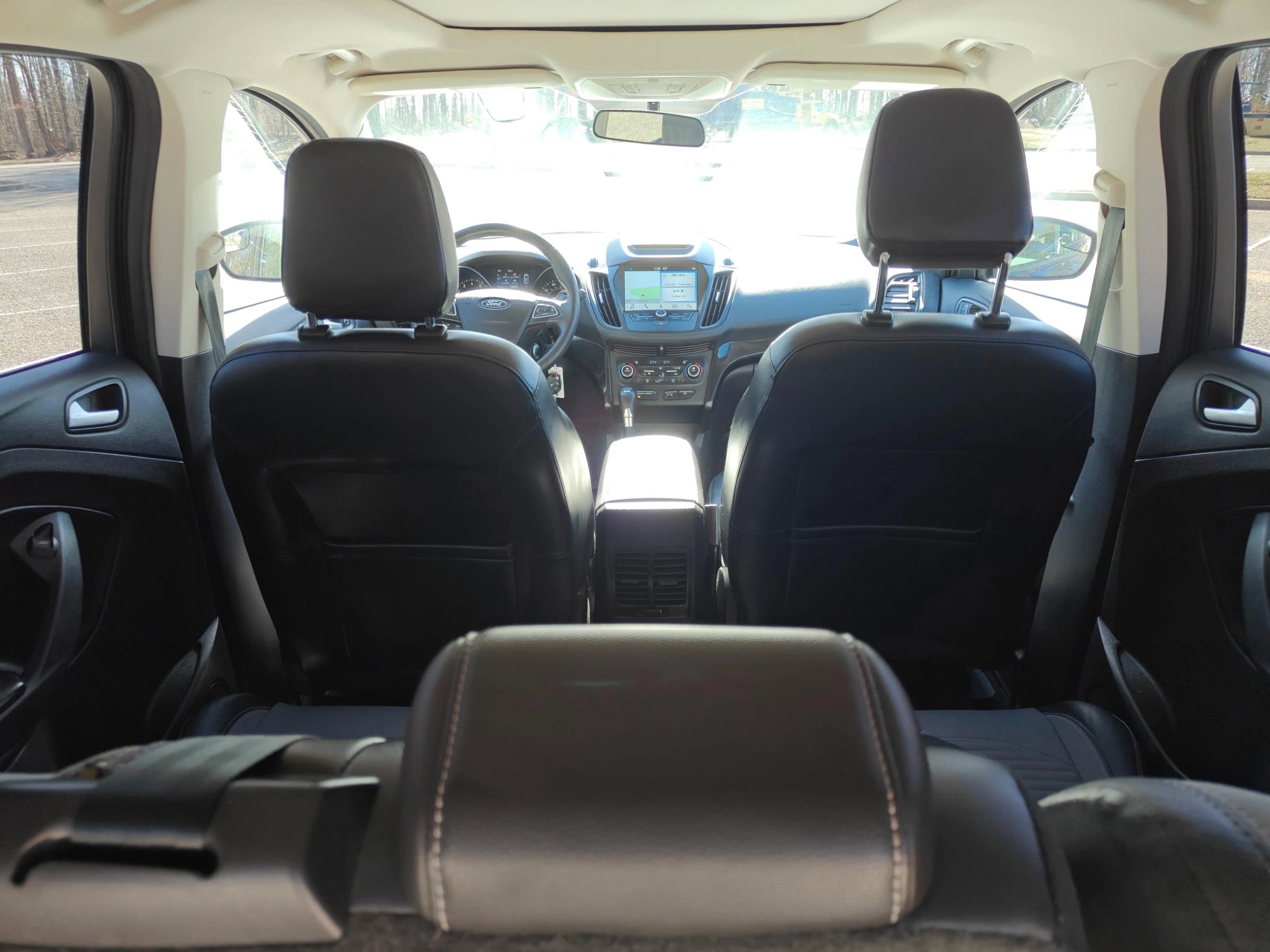 Used 2018 Ford Escape SE w/ SE Sport Appearance Package image 17