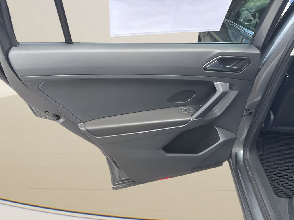 Used 2018 Volkswagen Tiguan SEL image 22