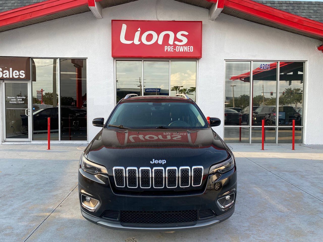 Used 2019 Jeep Cherokee Limited FWD image 1