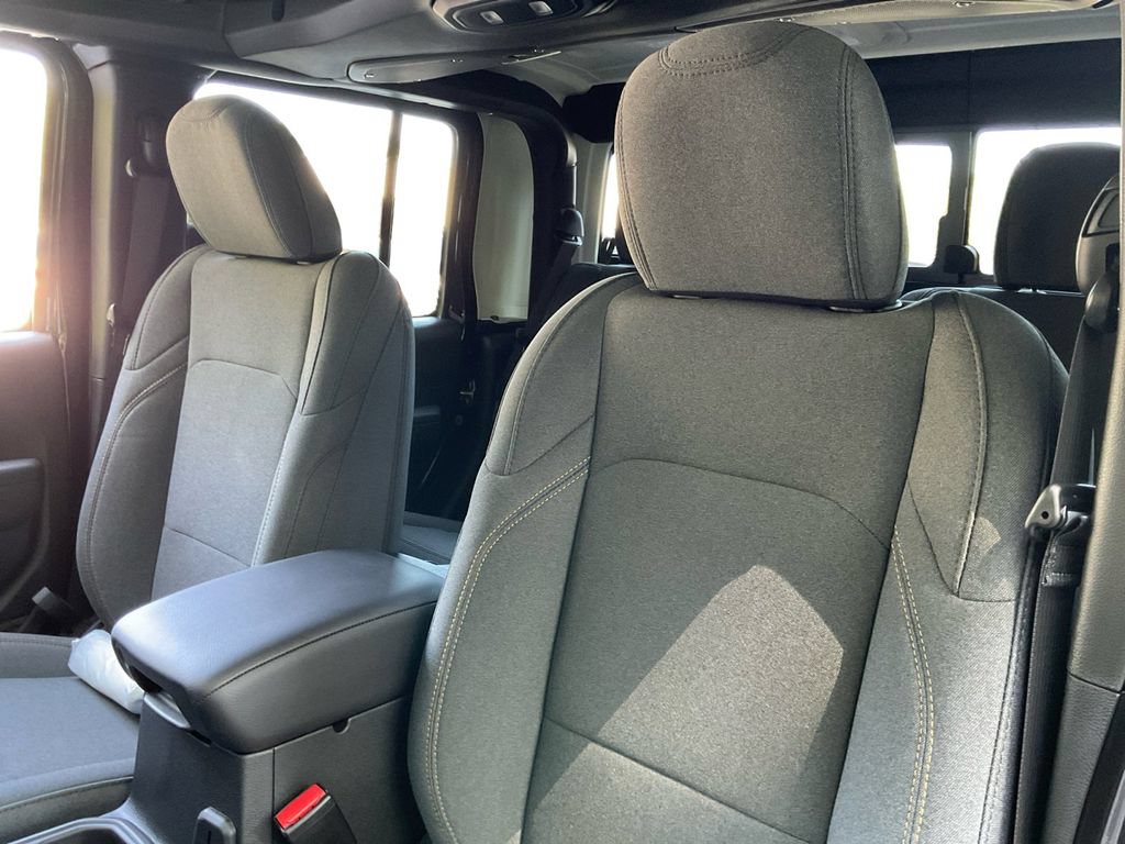 New 2025 Jeep Gladiator Sport AWD/4WD image 26