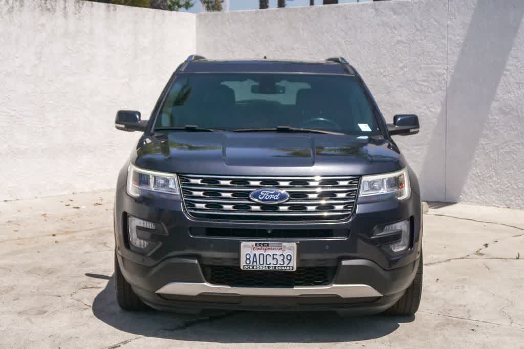 Used 2017 Ford Explorer Limited w/ Equipment Group 301A FWD image 2