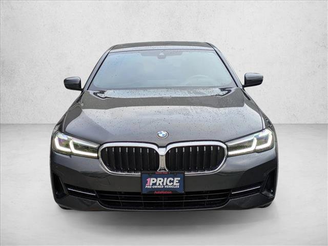 Used 2022 BMW 530i w/ Premium Package image 2