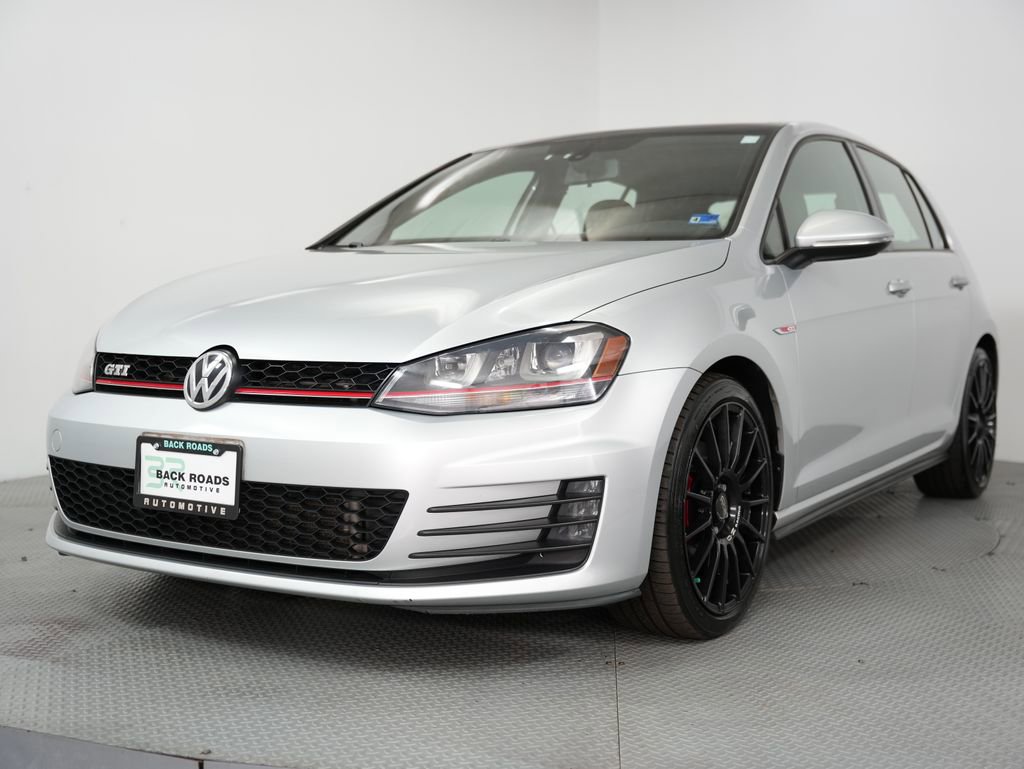 Used 2015 Volkswagen GTI SE FWD image 3