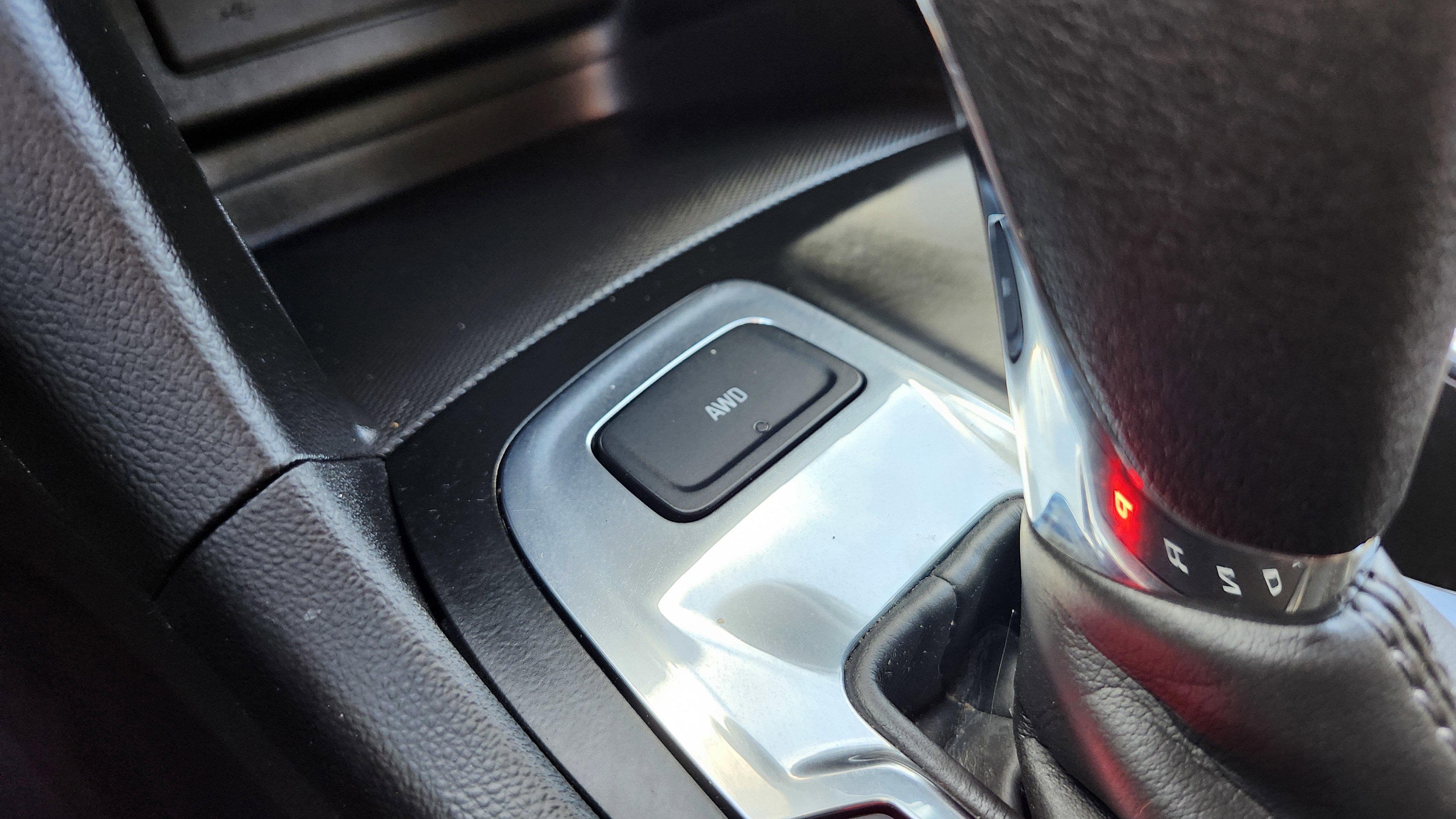 Used 2020 Chevrolet Equinox LT w/ Midnight Edition image 34