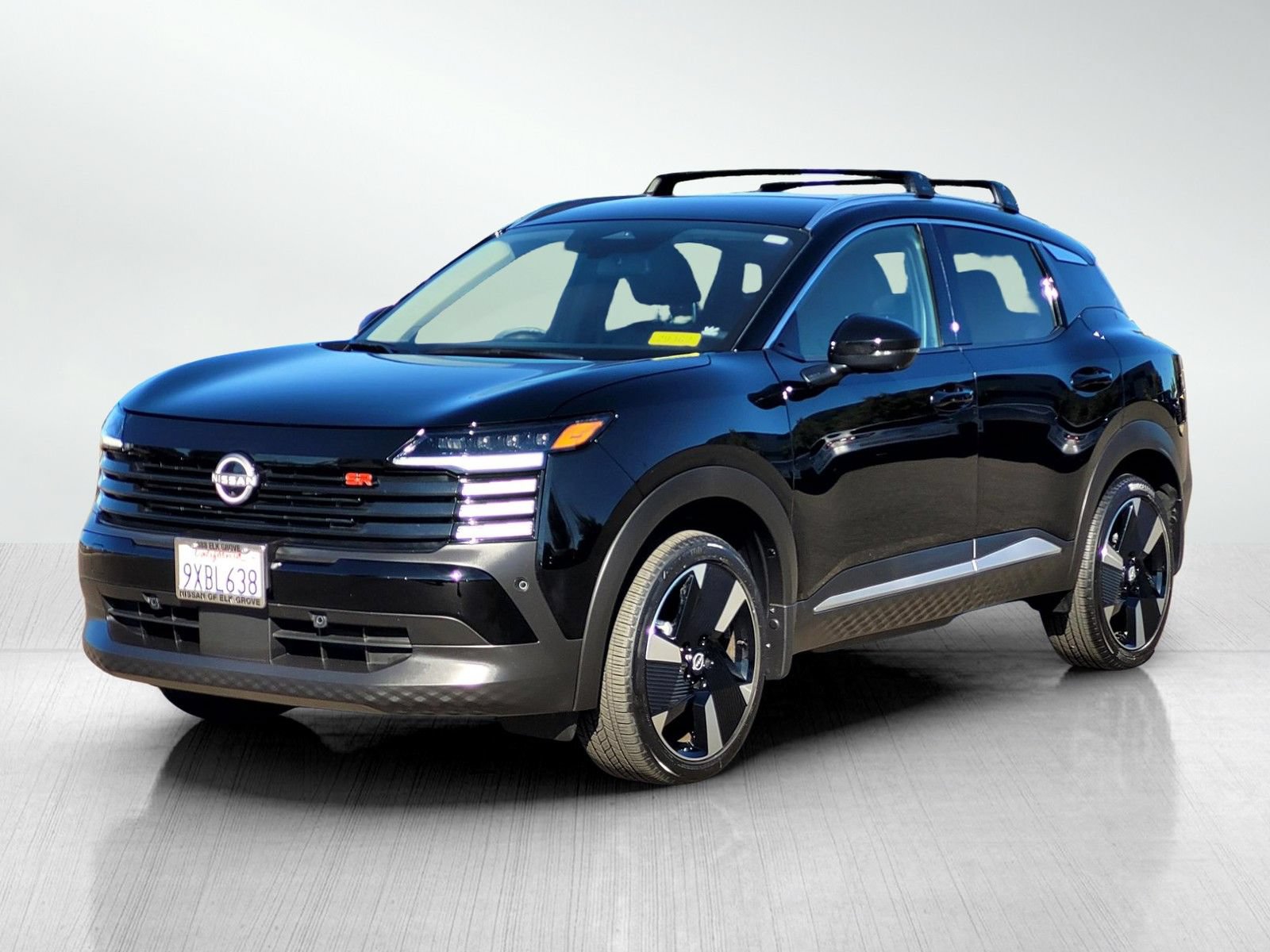 Used 2025 Nissan Kicks SR FWD image 11