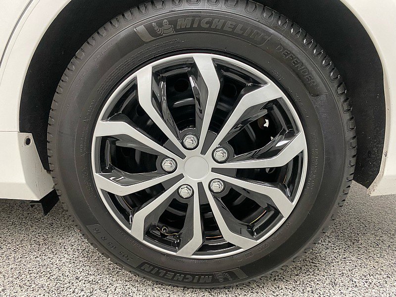 Used 2015 Toyota Camry LE image 23