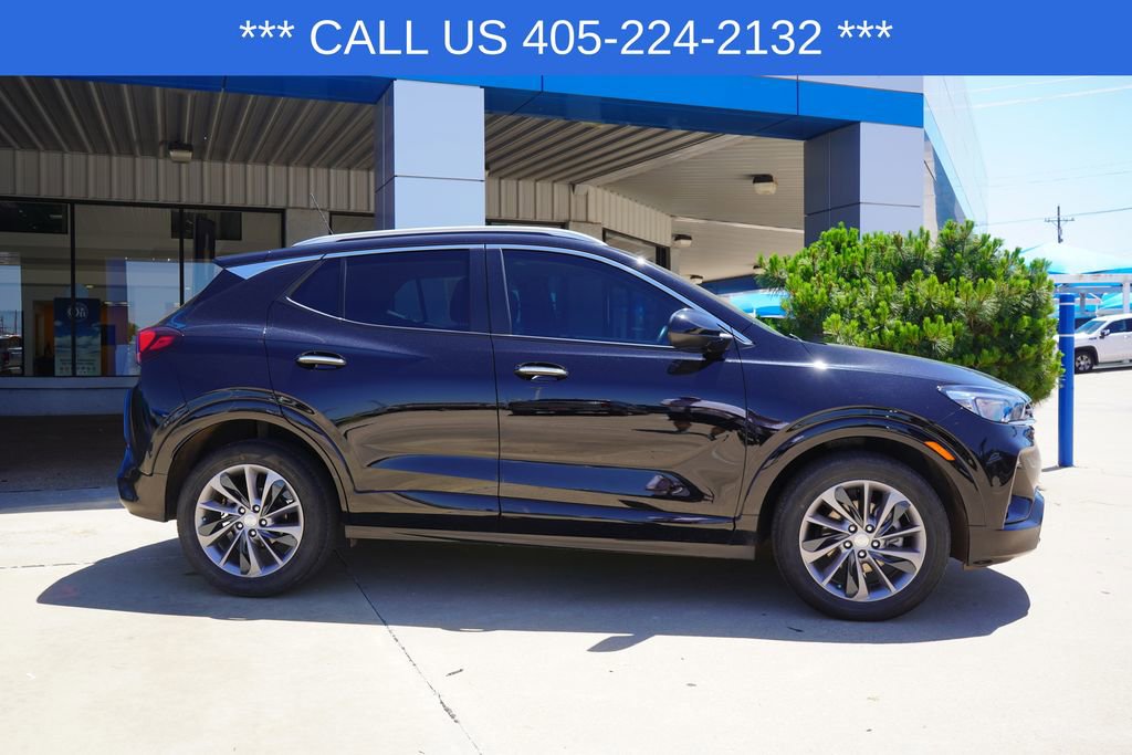 Used 2023 Buick Encore GX Select w/ Sport Touring Package FWD image 10