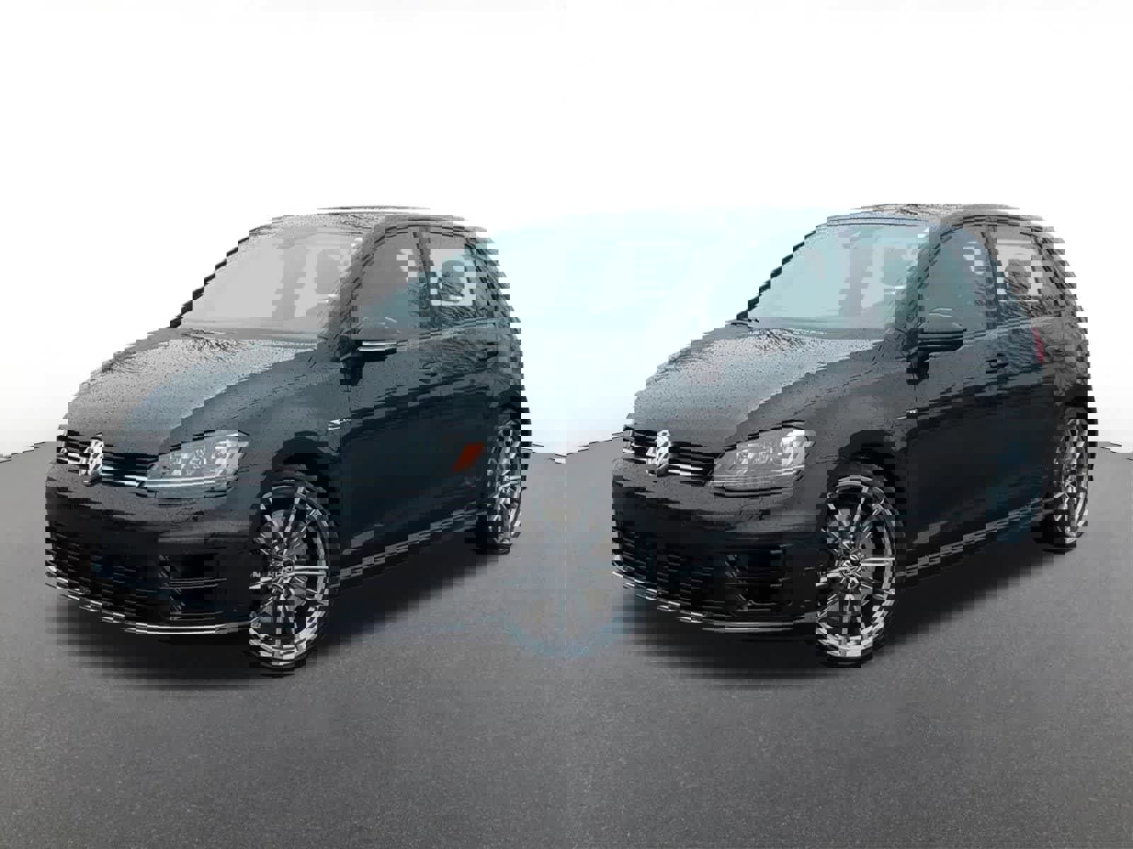 Used 2017 Volkswagen Golf R 4-Door image 1