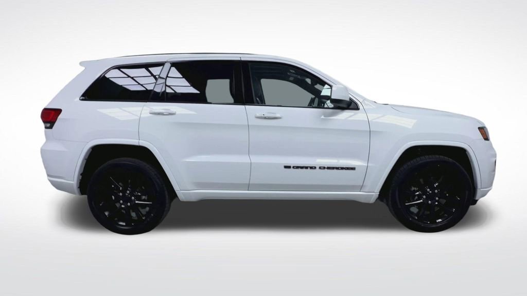Used 2022 Jeep Grand Cherokee Laredo X AWD/4WD image 26