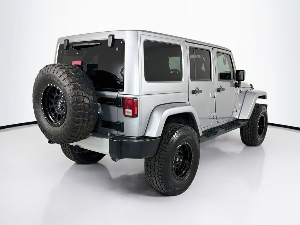 Used 2017 Jeep Wrangler Unlimited Sahara w/ Connectivity Group AWD/4WD image 5