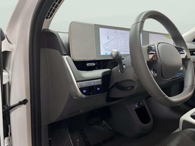 Used 2024 Hyundai Ioniq 5 SE RWD image 19