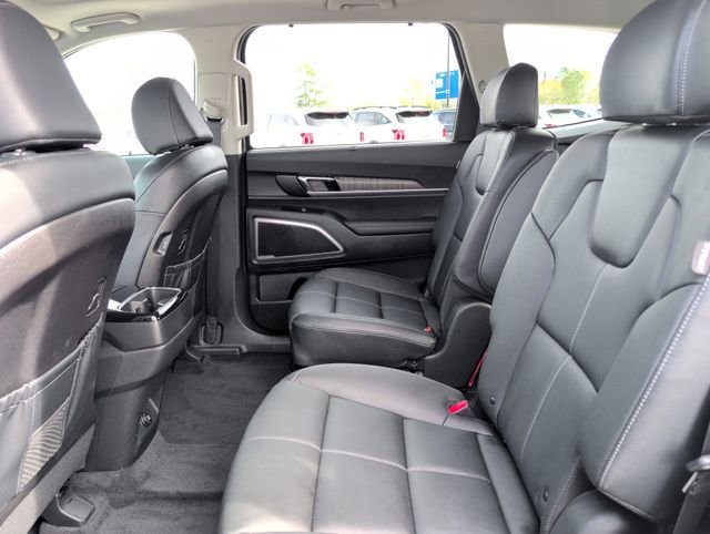 Used 2025 Kia Telluride EX w/ EX Captain's Chair Package image 32