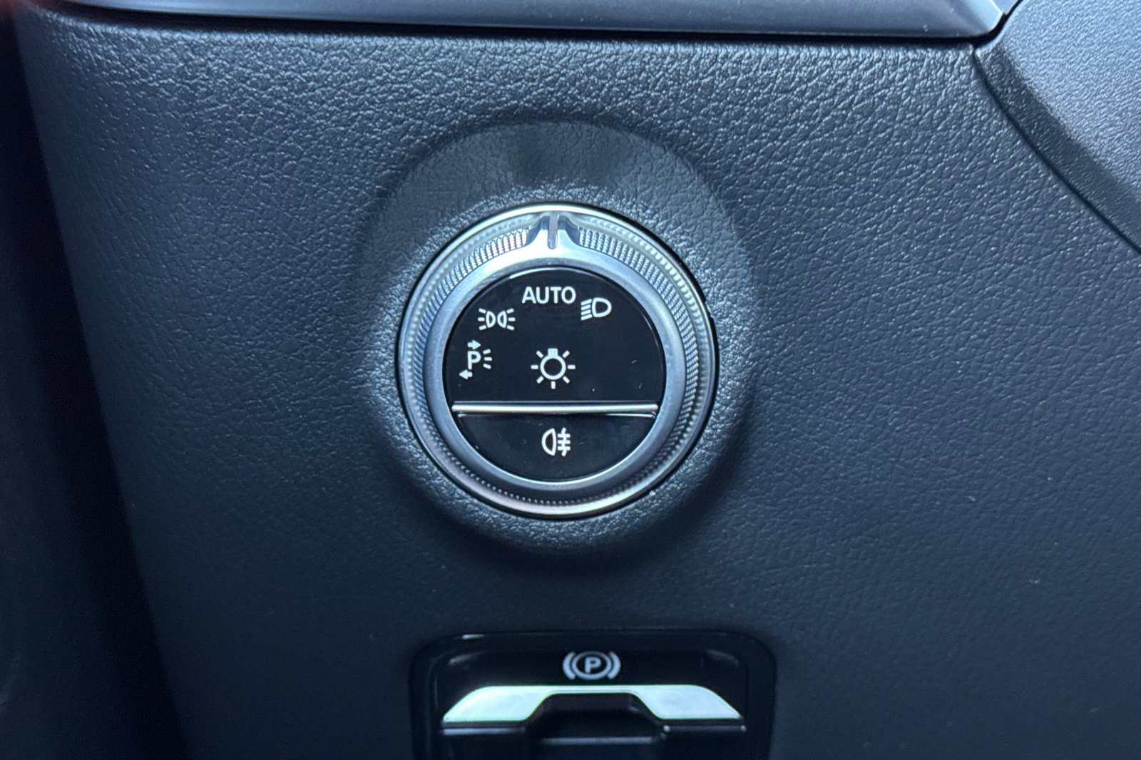 Certified 2025 Mercedes-Benz C 300 Sedan image 28