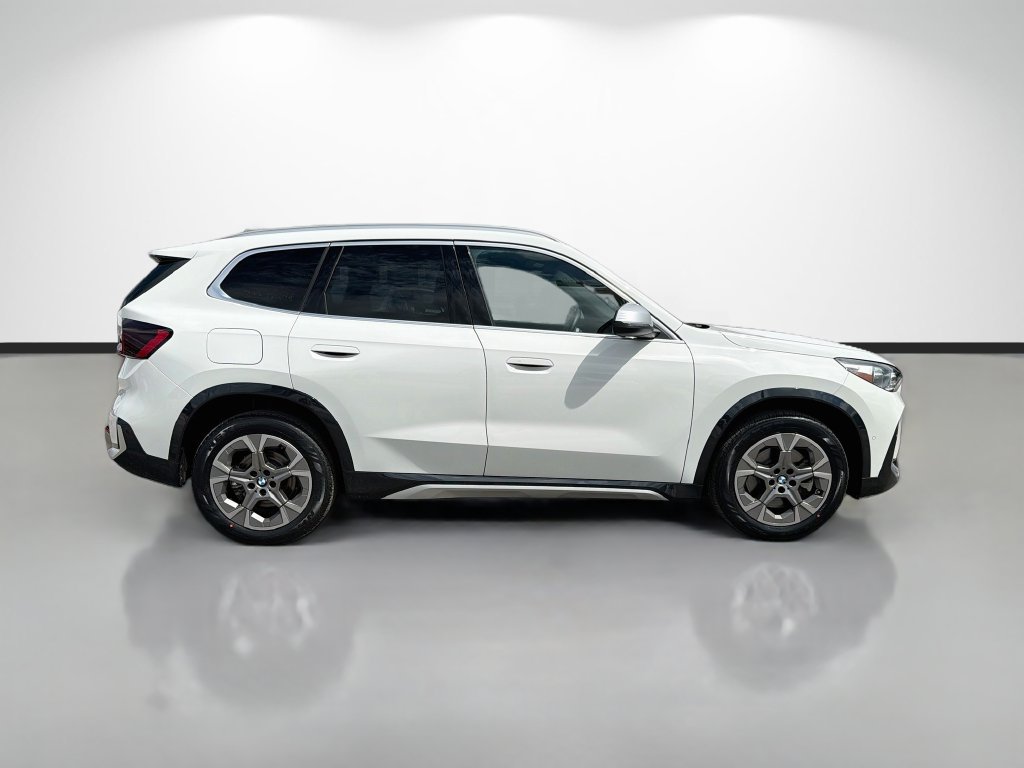 Used 2023 BMW X1 xDrive28i w/ Convenience Package AWD/4WD image 2