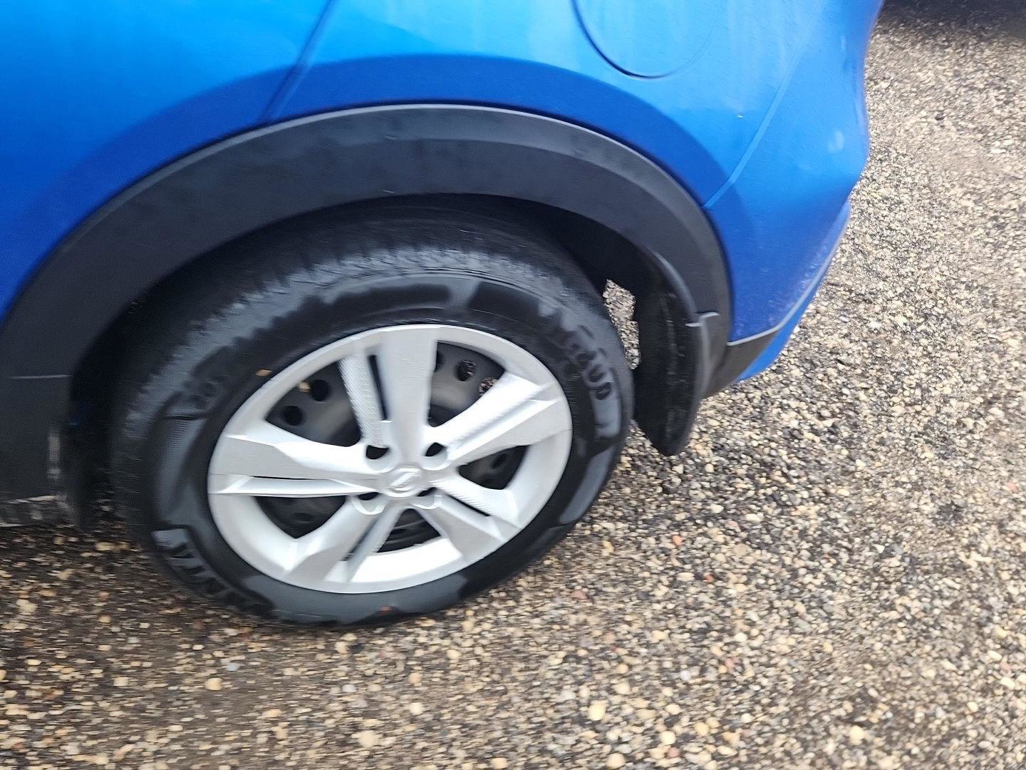 Used 2024 Nissan Kicks S image 6