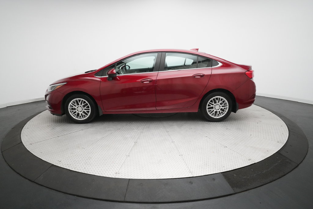 Used 2018 Chevrolet Cruze LT w/ Convenience Package FWD image 23