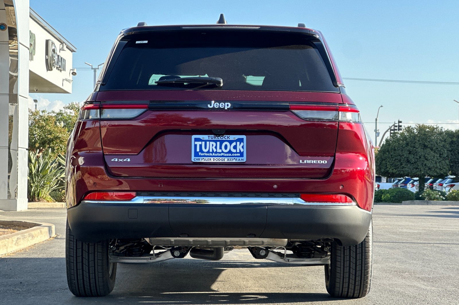 New 2025 Jeep Grand Cherokee Laredo X w/ Luxury Tech Group I image 5