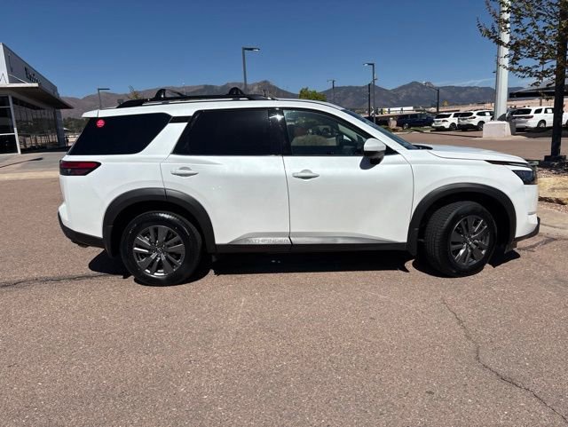 Certified 2025 Nissan Pathfinder SV FWD image 11