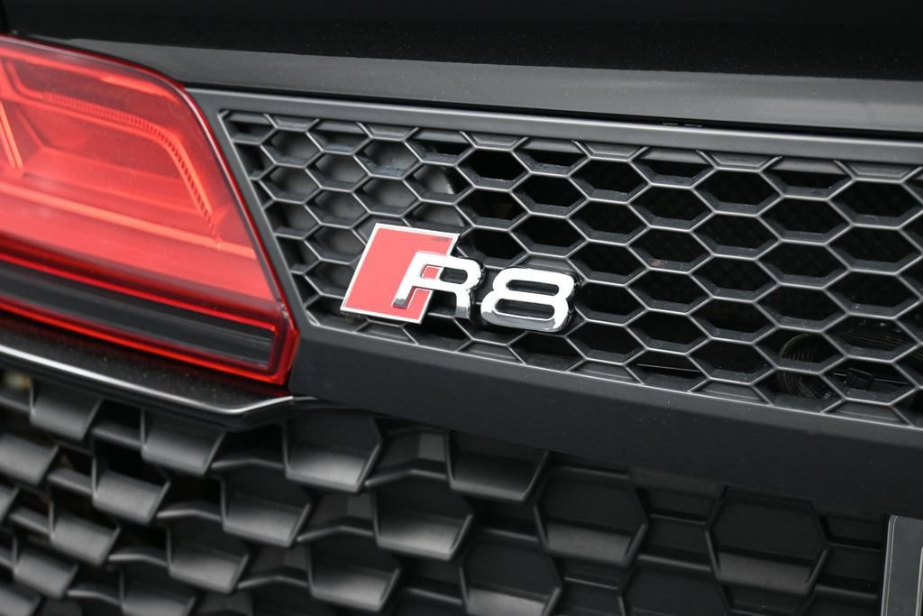 Used 2023 Audi R8 V10 performance w/ Carbon Exterior Package RWD image 14