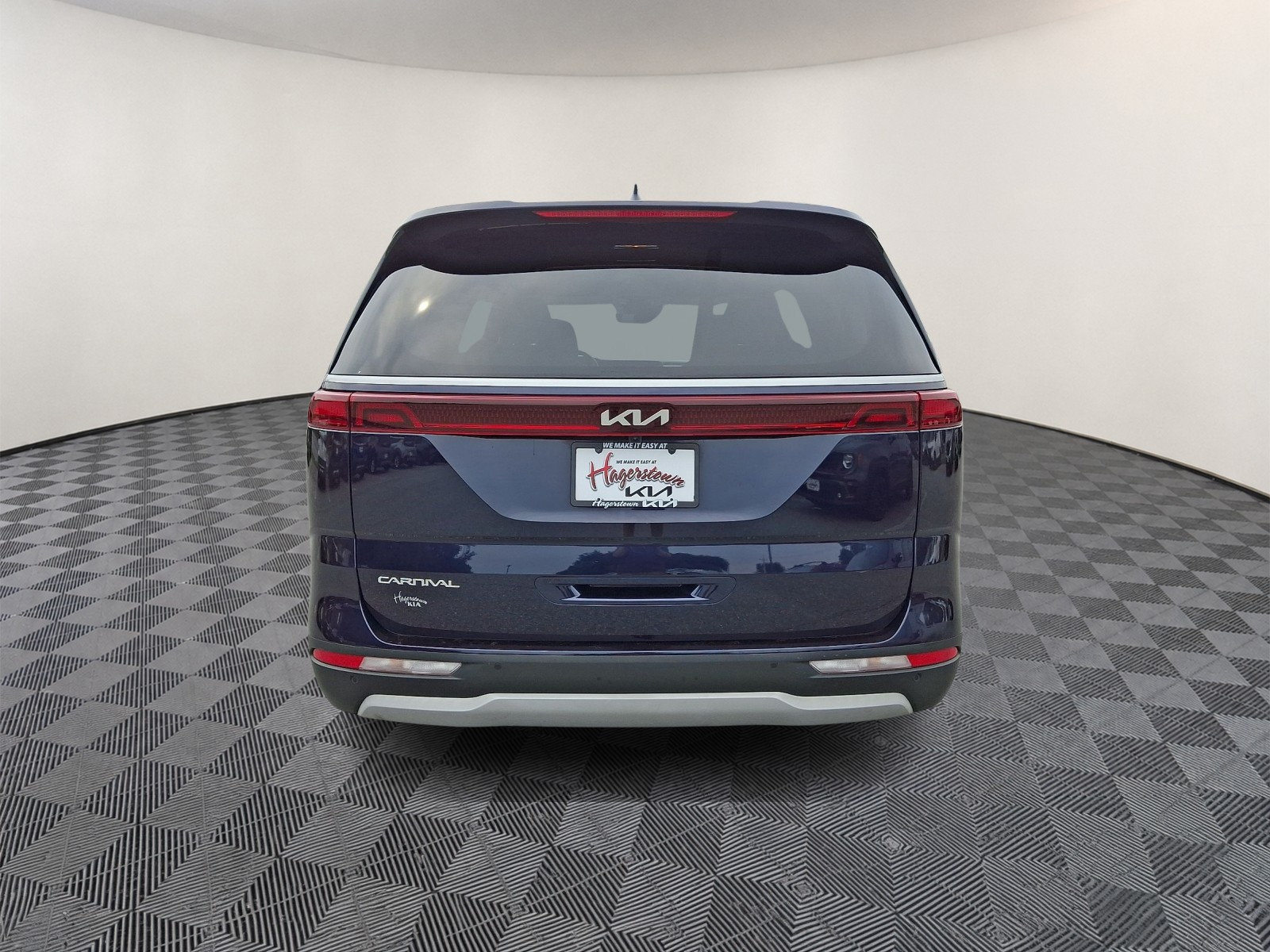 Used 2023 Kia Carnival LX FWD image 5