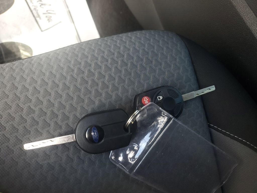 Used 2017 Ford Escape SE image 13