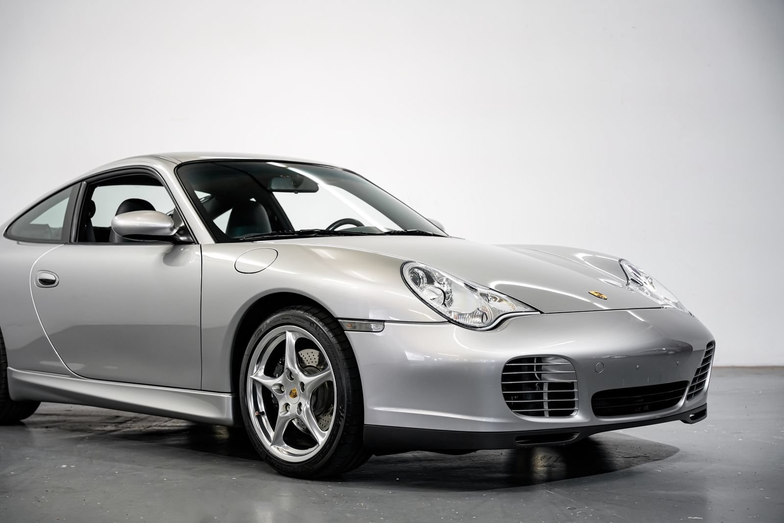 Used 2004 Porsche 911 Carrera RWD image 40