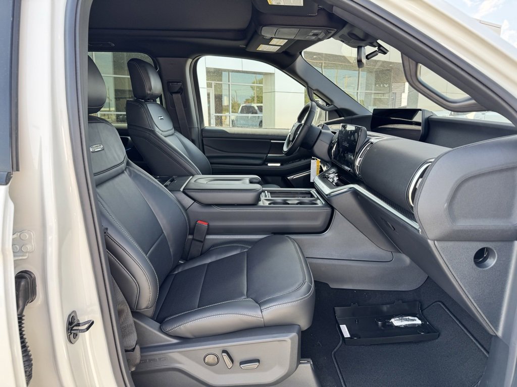 New 2025 Ford Expedition Platinum image 19