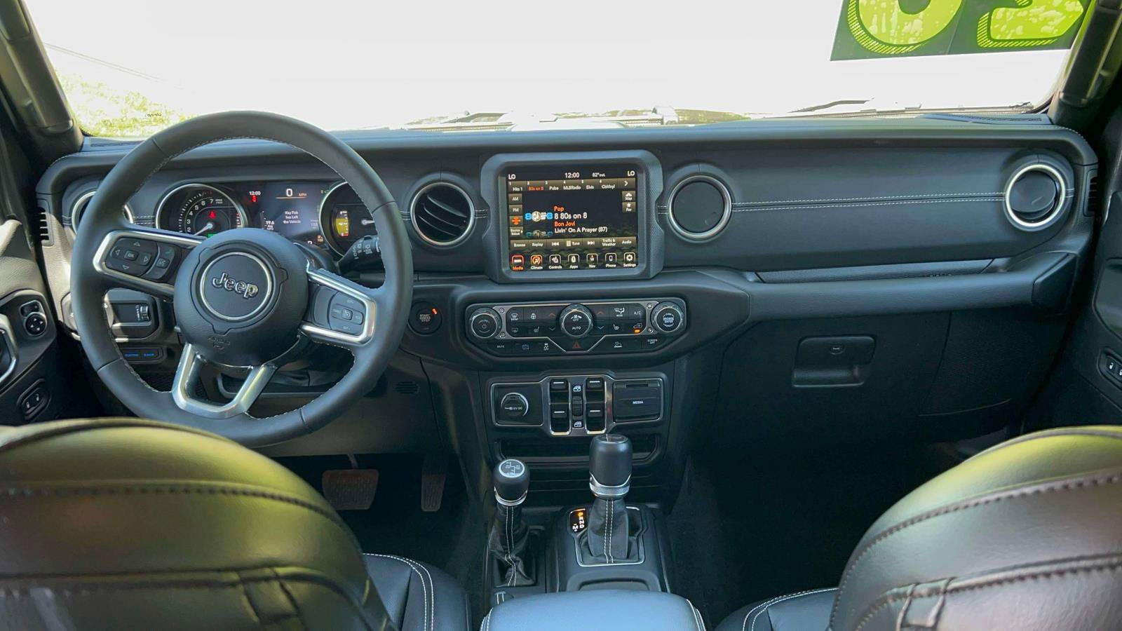 Used 2023 Jeep Wrangler Unlimited Sahara w/ Cold Weather Group AWD/4WD image 28