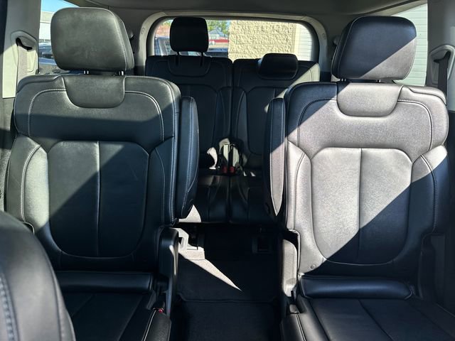 Used 2022 Jeep Grand Cherokee L Limited AWD/4WD image 39