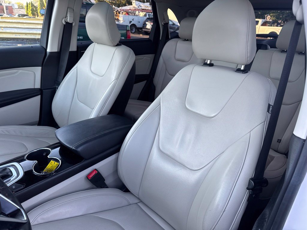 Certified 2017 Ford Edge Titanium w/ Equipment Group 301A FWD image 13