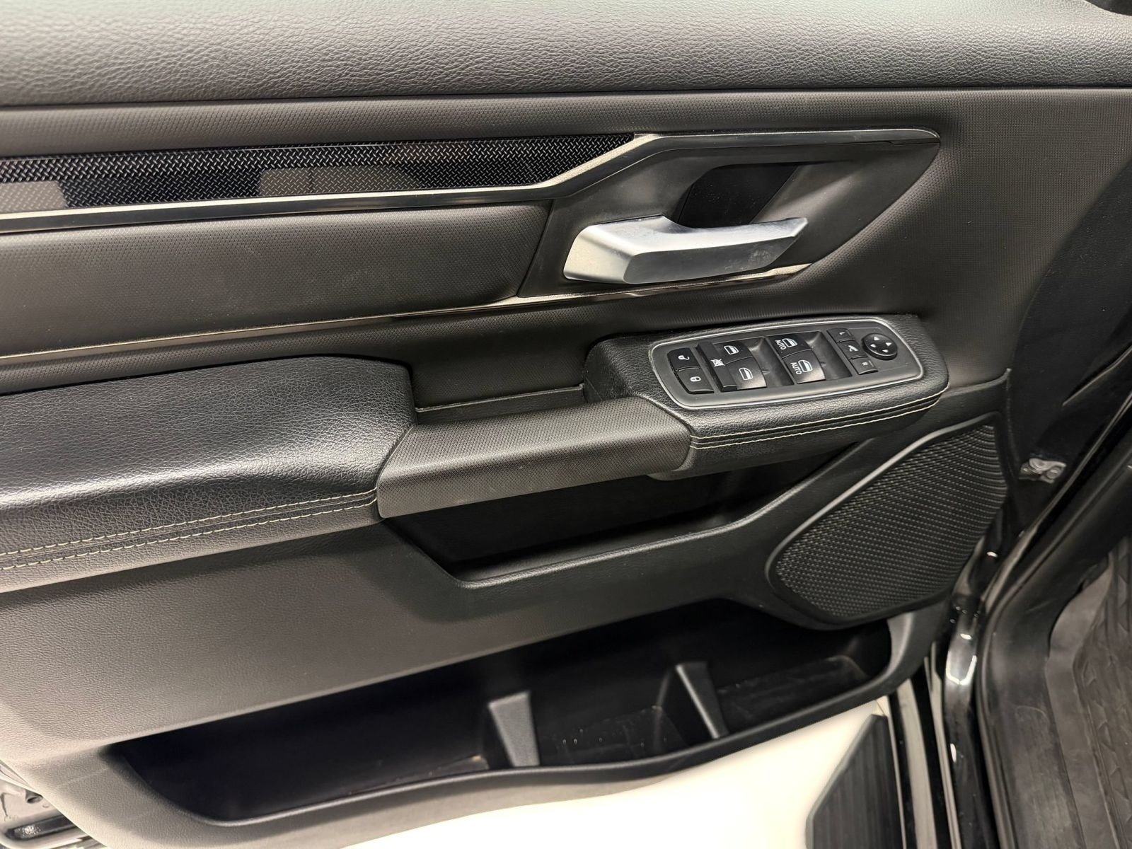 Used 2019 RAM 1500 Sport w/ Level 2 Equipment Group AWD/4WD image 12