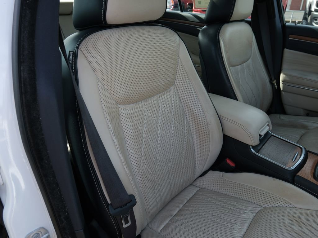 Used 2018 Chrysler 300 C w/ Sun, Sound & Nav Package image 34