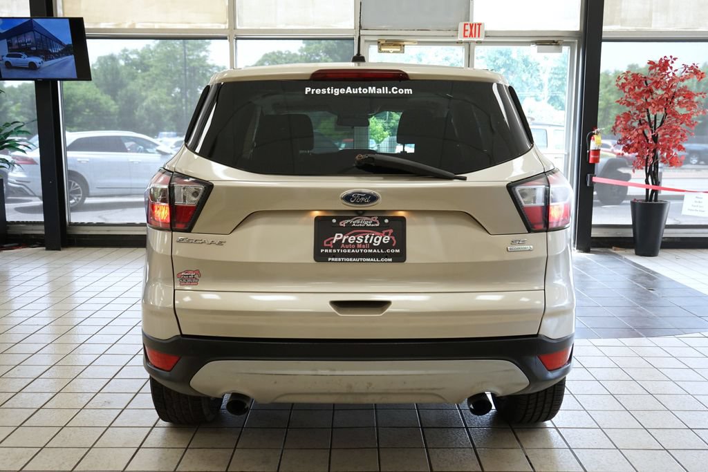 Used 2017 Ford Escape SE FWD image 14
