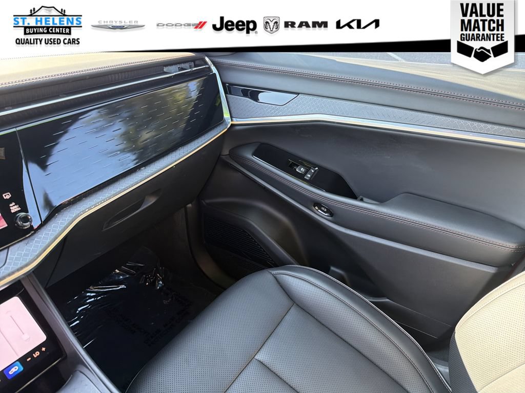 Used 2025 Jeep Wagoneer S Limited AWD/4WD image 25