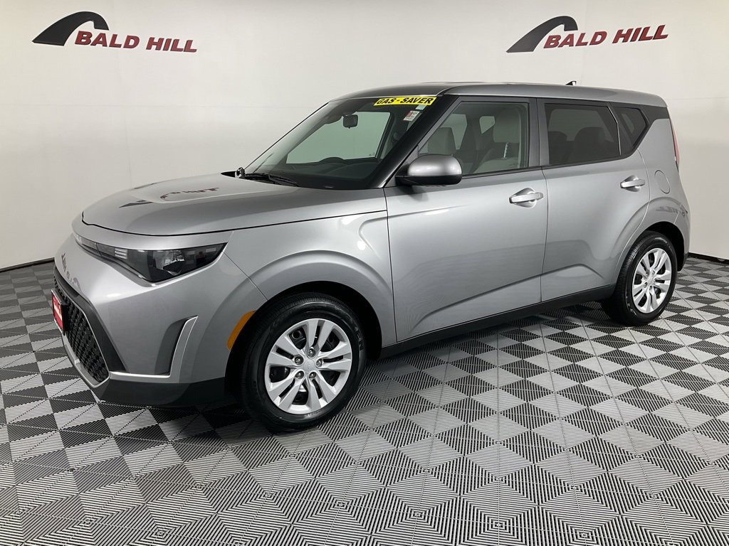 Certified 2023 Kia Soul LX image 3