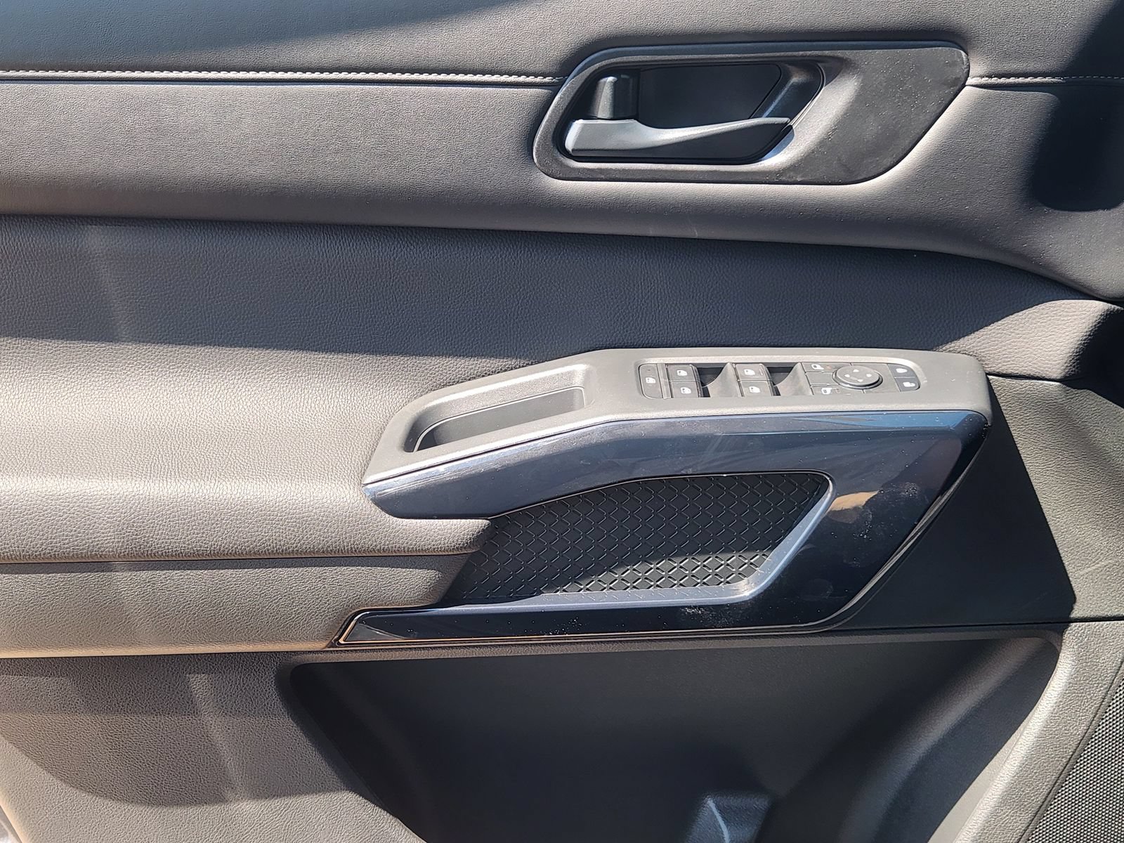 New 2026 Nissan Pathfinder SV FWD image 21