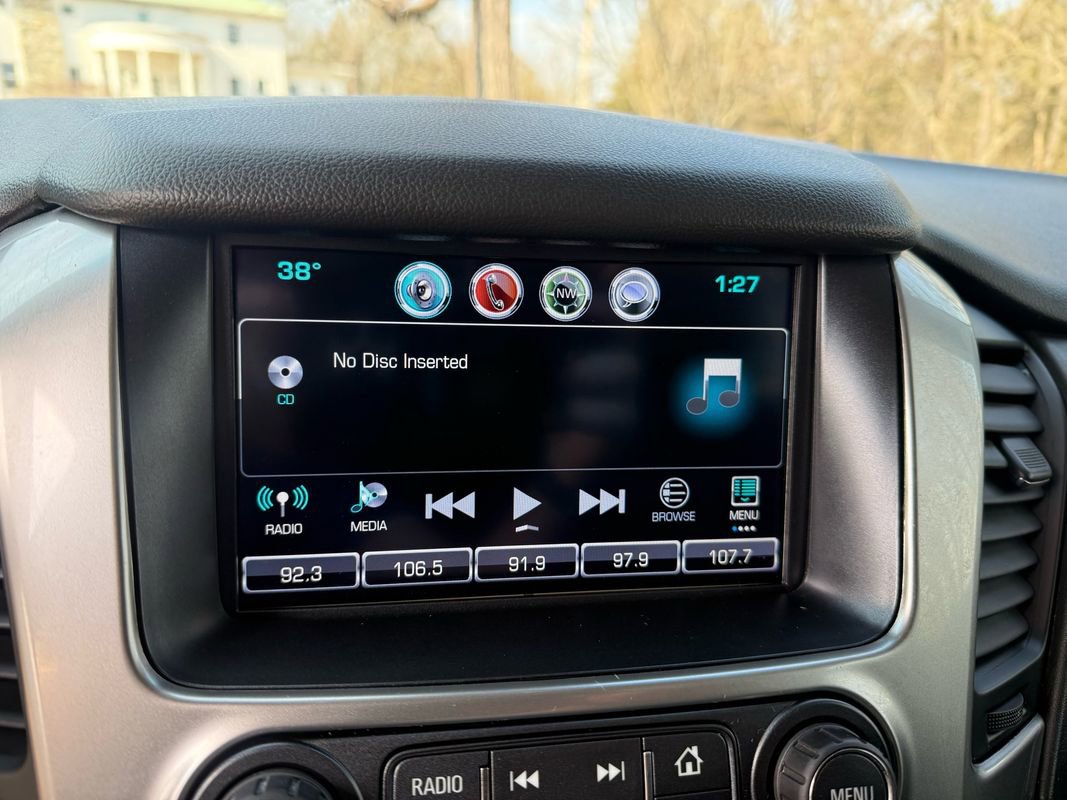 Used 2018 Chevrolet Suburban LT image 24