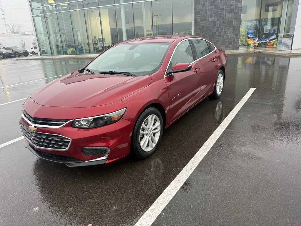 Used 2017 Chevrolet Malibu LT image 2