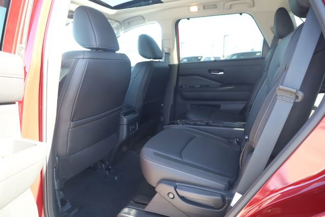 New 2026 Nissan Pathfinder SL w/ SL Premium Package image 20
