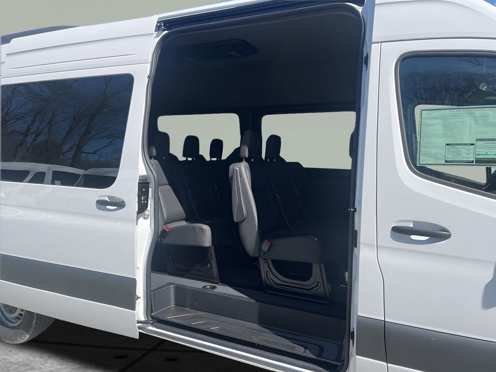 Used 2025 Mercedes-Benz Sprinter 2500 image 7