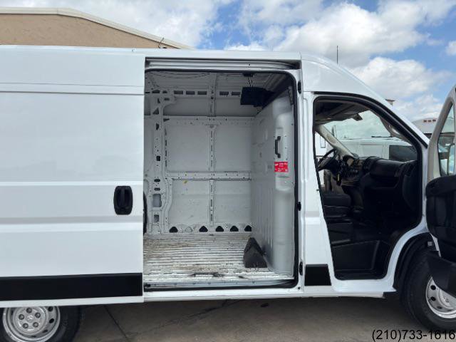 Used 2020 RAM ProMaster 2500 w/ Premium Appearance Group image 25