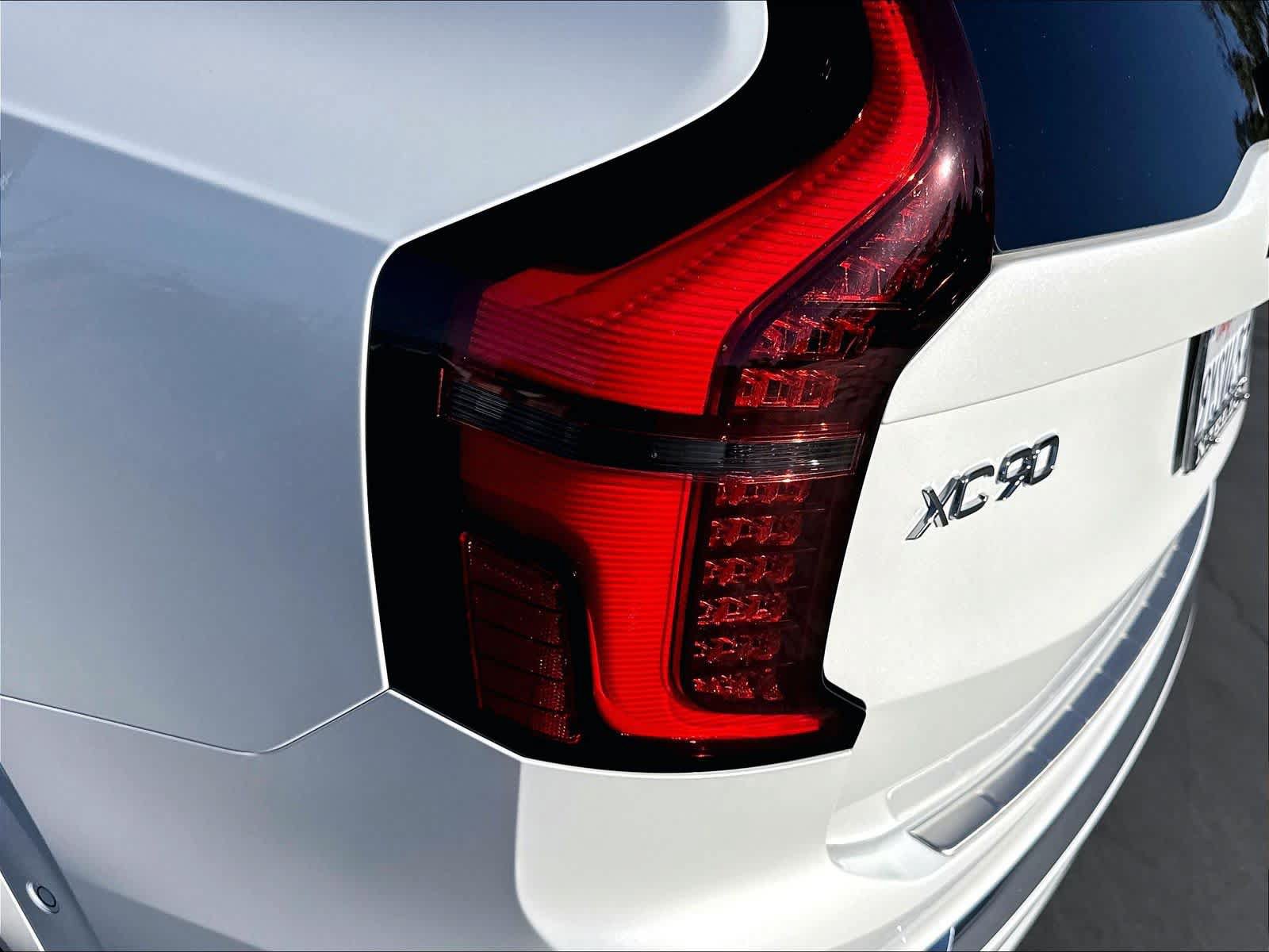 Used 2026 Volvo XC90 T8 Plus w/ Protection Package Premier AWD/4WD image 33