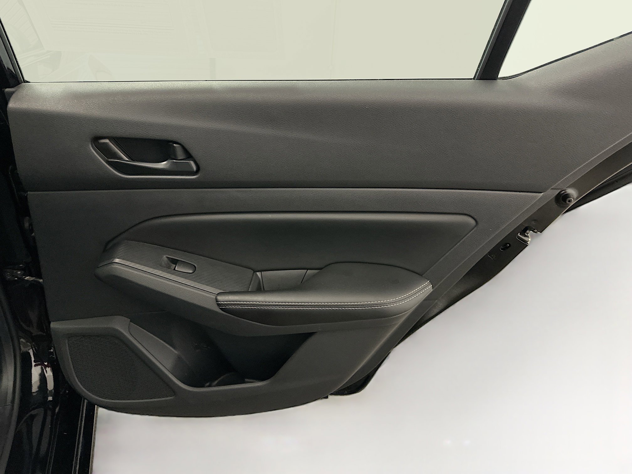 Used 2025 Nissan Altima 2.5 SV image 30